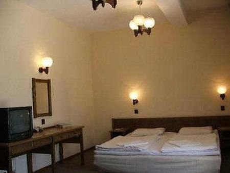 Sas Club Hotel Boedapest Buitenkant foto
